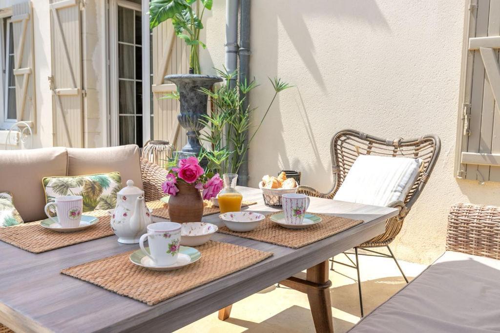 Le Clos Des Roses Chambres Et Tables D Hotes Meusnes ภายนอก รูปภาพ
